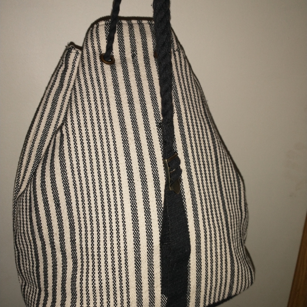 Universal Thread Back Pack - image 4